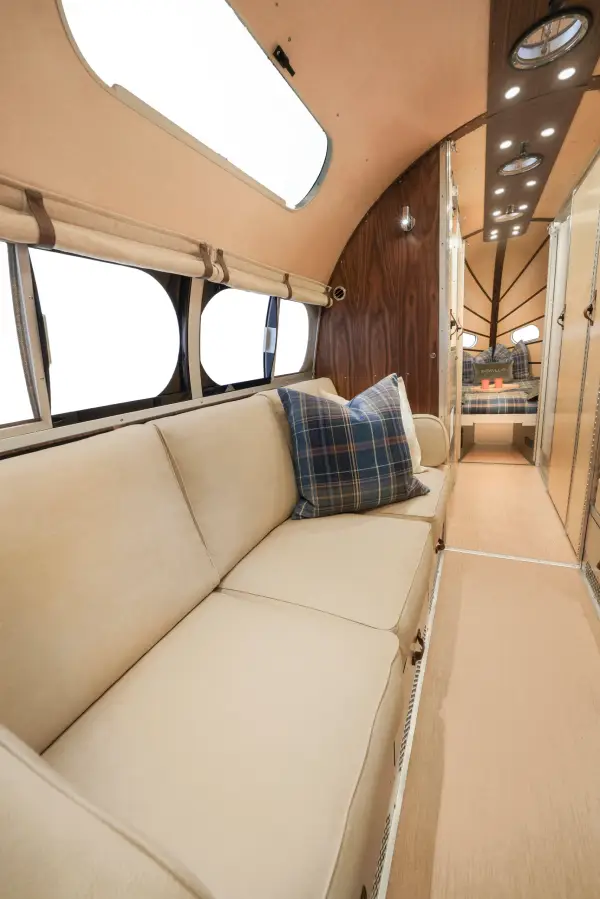 Bowlus_2026_EndlessHighways_Frontier_Interior_Dawn_JL_005