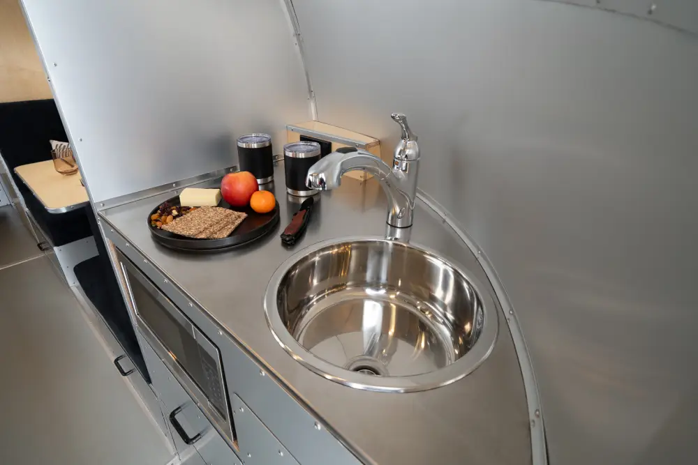 Bowlus_Rivet_2025_Interior_002