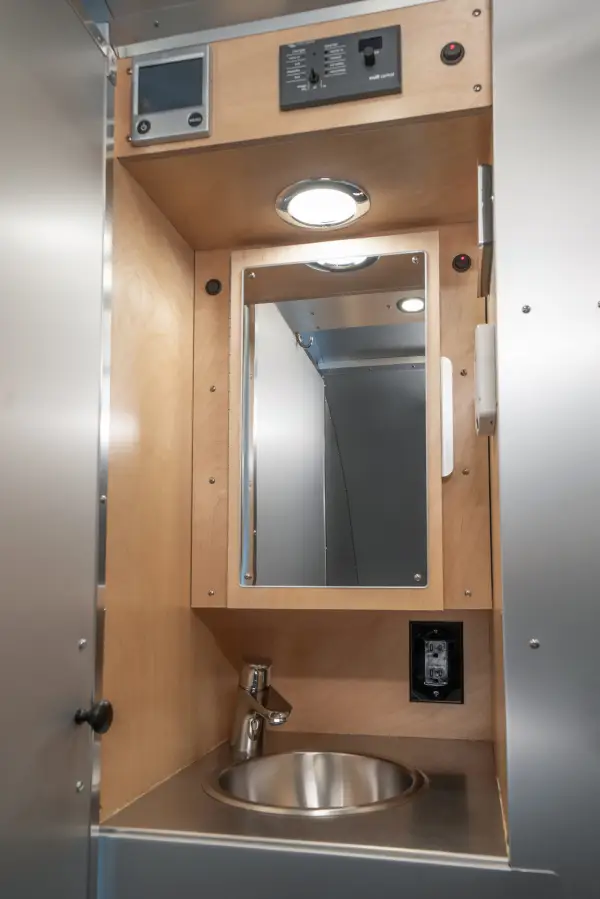 Bowlus_Rivet_2025_Interior_017-1-scaled